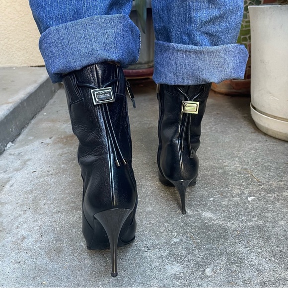 Vintage black Burberry leather booties with metallic heels - Picture 8 of 16